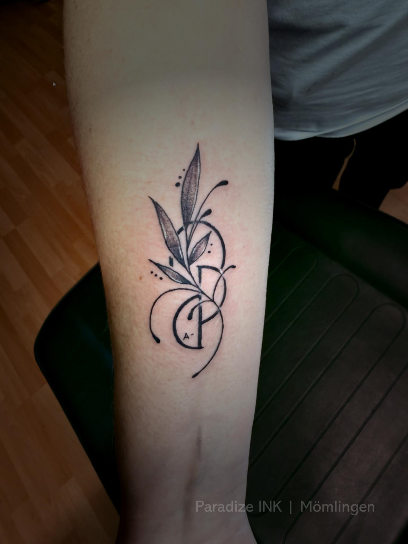 Organspende Tattoo mit Blumen Fine Line Organspende Tattoo mit Blumen Fine Line
