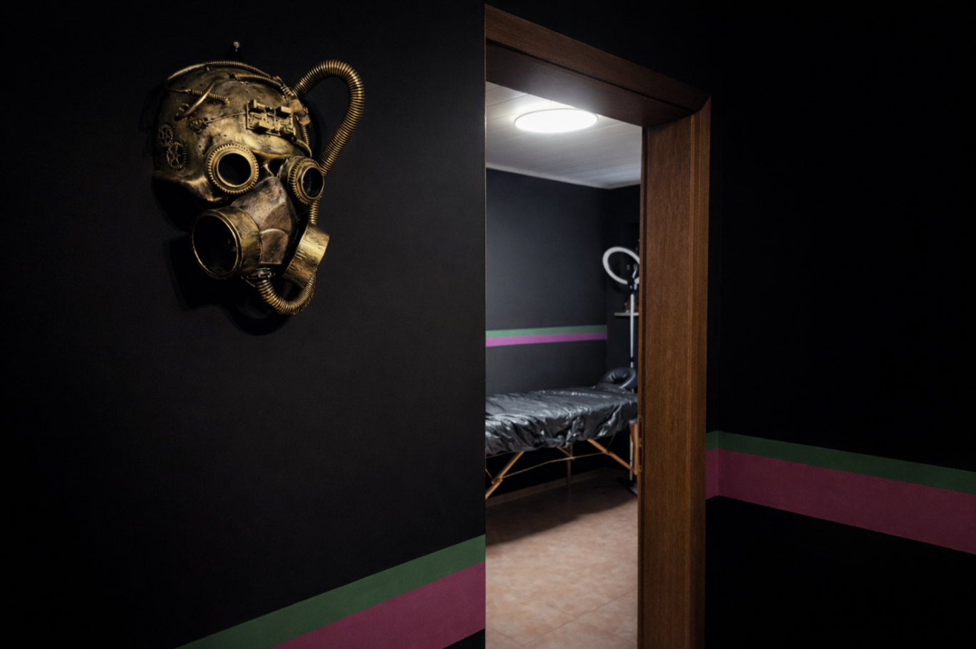 Tattoo Studio Raum – Paradize INK Mömlingen Tattoo Studio Raum mit Behandlungsliege bei Paradize INK Tattoo und Piercing in Mömlingen